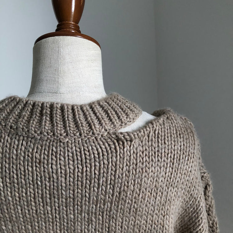 【Sentiment】Cable knit with open neck tops